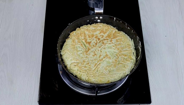 香煎玉米土豆饼做法 香煎玉米土豆饼的家常做法
