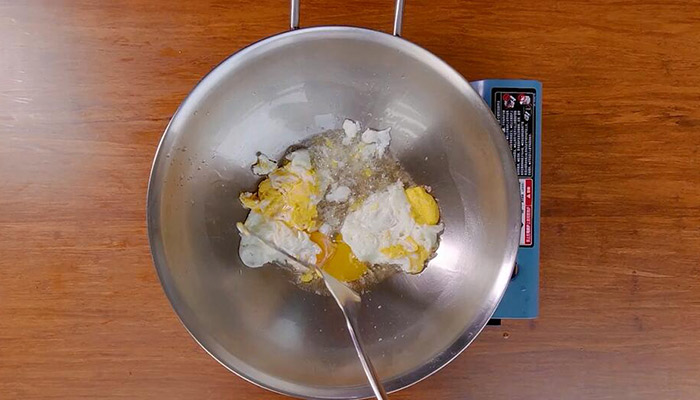煎鸡蛋酱油的做法 煎鸡蛋酱油的家常做法