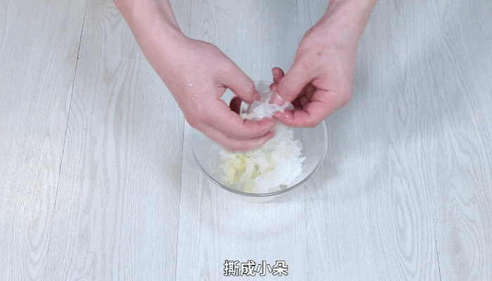 桃胶银耳鸡头米做法 桃胶银耳鸡头米怎么做