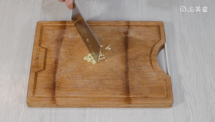 酸菜炖土豆条做法  酸菜炖土豆条做法怎么做