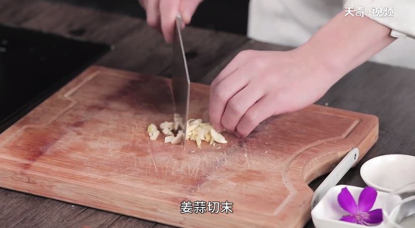 牡丹鱼片怎么做 牡丹鱼片的制作方法是什么