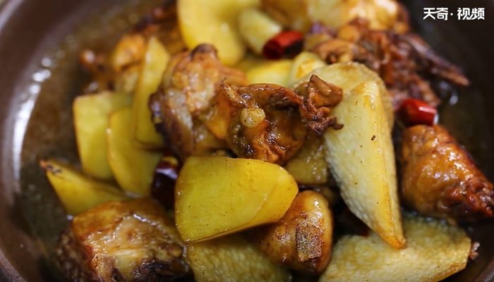 土豆炖鸡块的家常做法 土豆炖鸡块怎么做