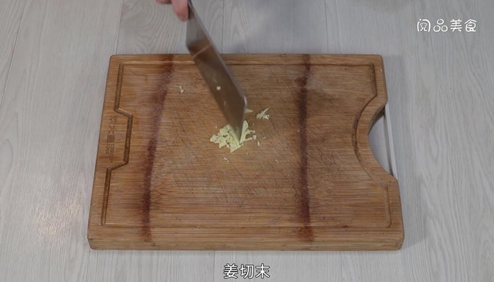 蚕豆炒鸡丁如何做 蚕豆炒鸡丁的做法