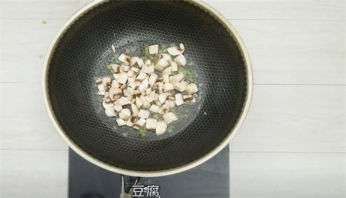 烩口蘑豆腐怎么做 烩口蘑豆腐的做法