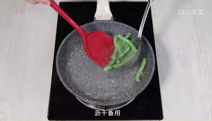 梅干菜炒豆角怎么做  梅干菜炒豆角的做法