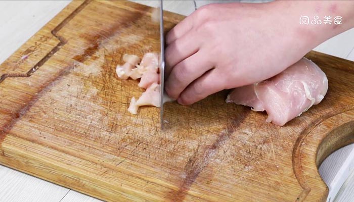 香菇炖鸡脯肉 香菇炖鸡脯肉的做法