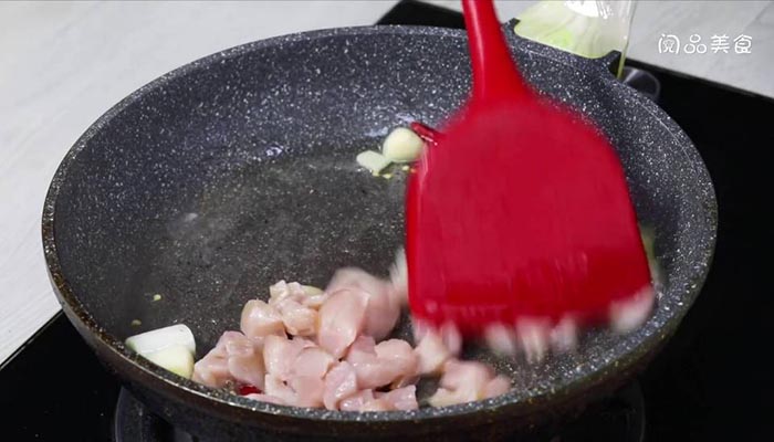 香菇炖鸡脯肉 香菇炖鸡脯肉的做法
