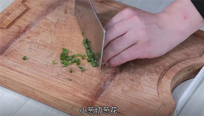 榨菜毛豆炒瓜皮怎么做 榨菜毛豆炒瓜皮的做法