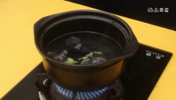 黑豆木耳乌鸡汤的做法 黑豆木耳乌鸡汤怎么做好吃