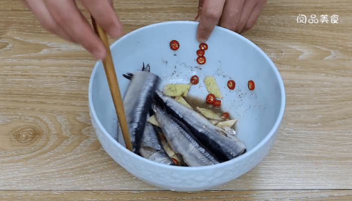 柠檬秋刀鱼的做法 柠檬秋刀鱼怎么做好吃