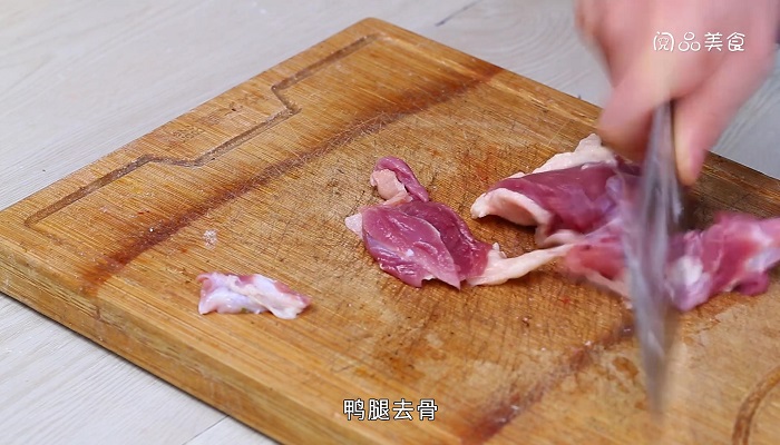 鸭腿肉炒辣椒的做法 鸭腿肉炒辣椒怎么做