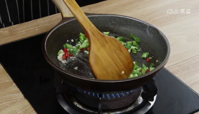 青椒皮蛋的做法 青椒皮蛋怎么做好吃
