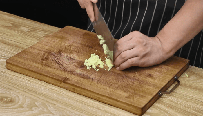 卤肉卷怎么做 卤肉卷的做法