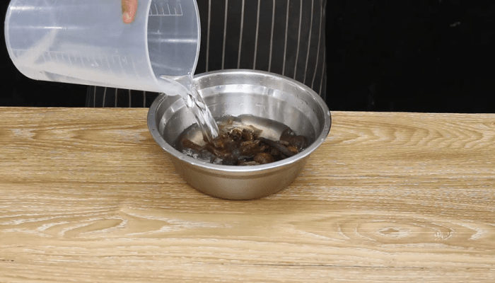 猪蹄滑菇黄豆汤 猪蹄滑菇黄豆汤的做法