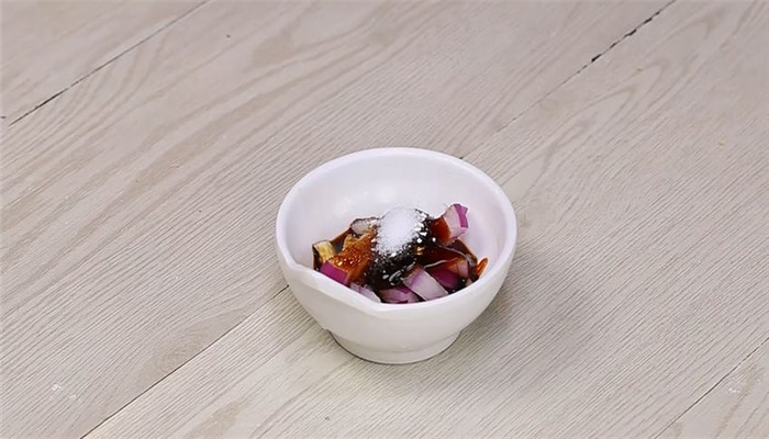 辣椒金针菇卷怎么做  辣椒金针菇卷的做法