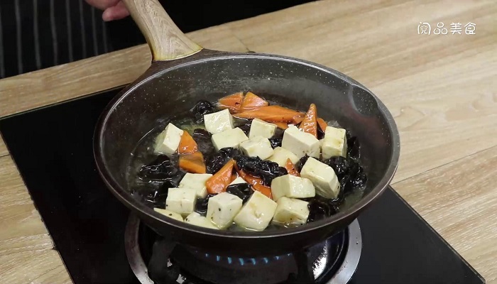 黑木耳烩豆腐怎么做 黑木耳烩豆腐做法