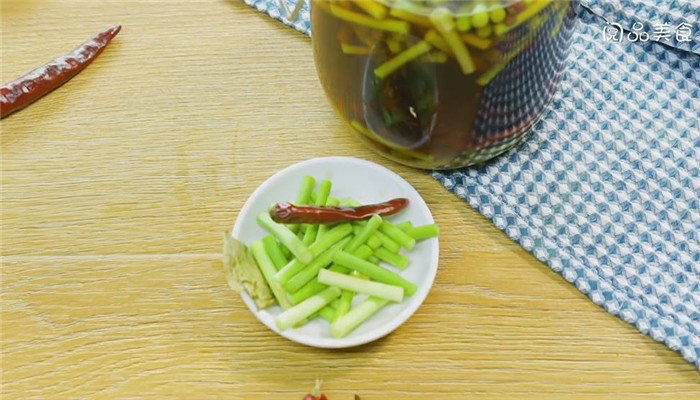 爽脆简单腌蒜苔怎么做 爽脆简单腌蒜苔的做法