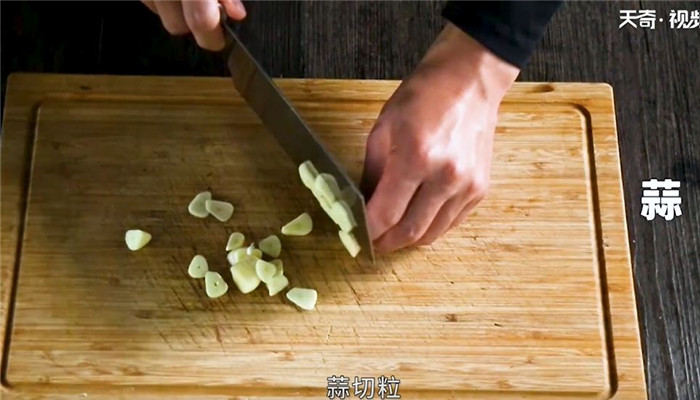 火腿丝瓜怎么做 火腿丝瓜的做法