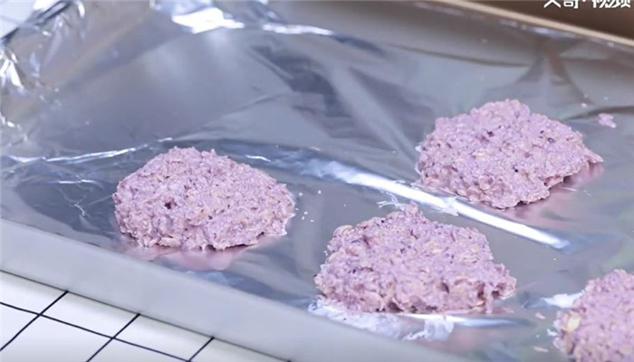 无油低脂蓝莓酸奶燕麦饼干怎么做 无油低脂蓝莓酸奶燕麦饼干的做法
