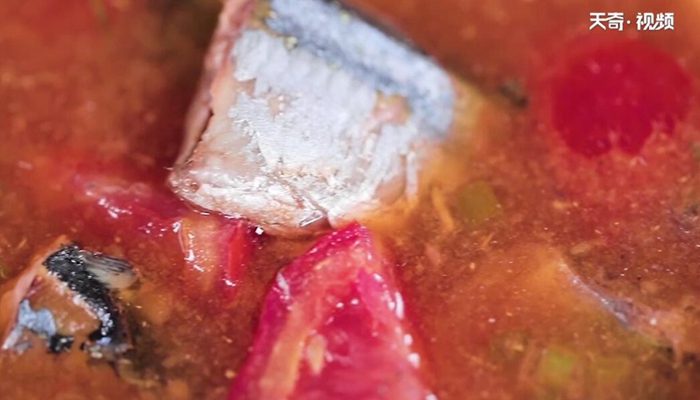 番茄秋刀鱼汤的做法 番茄秋刀鱼汤怎么做