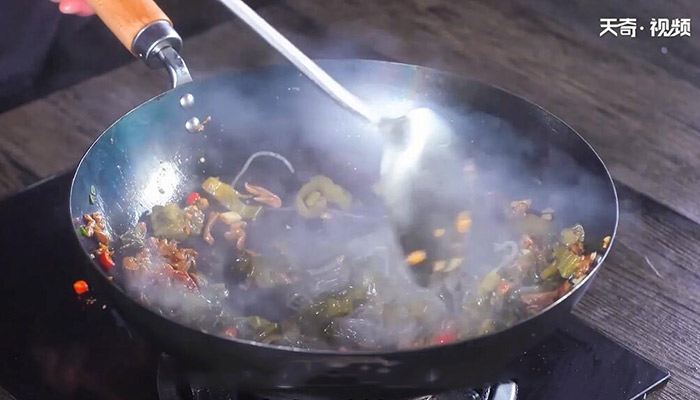 酸菜苕粉炒肉丝的做法 酸菜苕粉炒肉丝怎么做