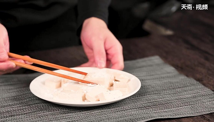 虾酱焖豆腐的做法 虾酱焖豆腐怎么做