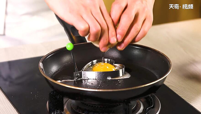 鱼香荷包蛋的做法 鱼香荷包蛋怎么做