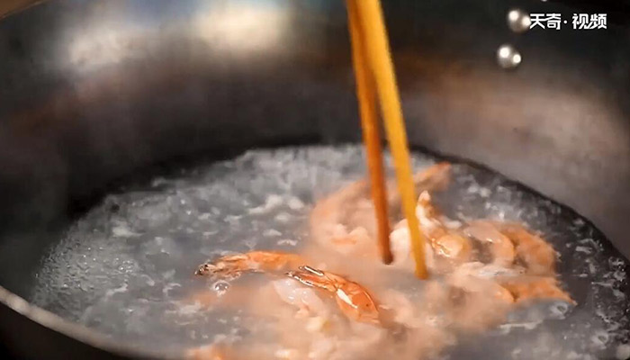 小葱米椒铺盖虾的做法 小葱米椒铺盖虾怎么做