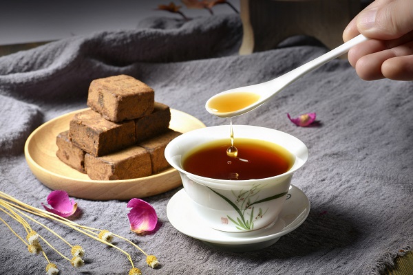 红枣枸杞桂圆生姜红糖煮水喝的功效与作用