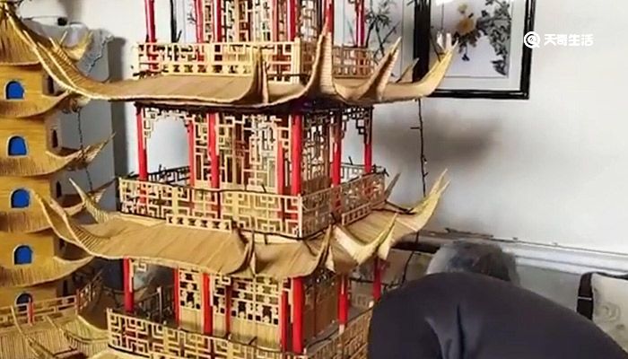 74岁大爷用5千双筷子搭出黄鹤楼 具体是怎么回事