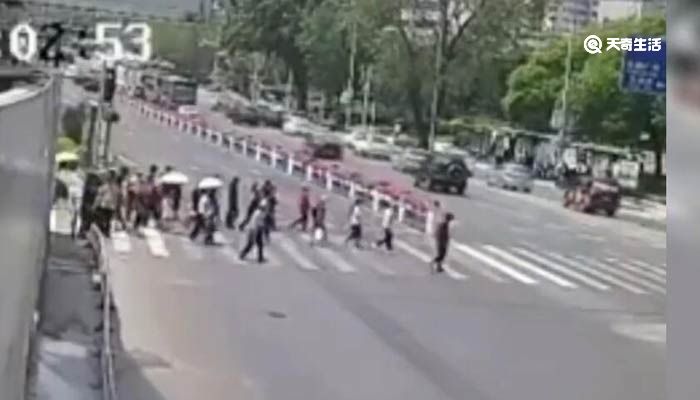 大连宝马撞人致5死嫌疑人被批捕