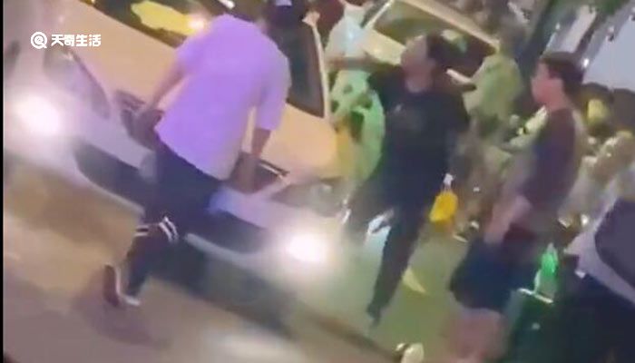 南京遭碾压女子离婚前曾被家暴