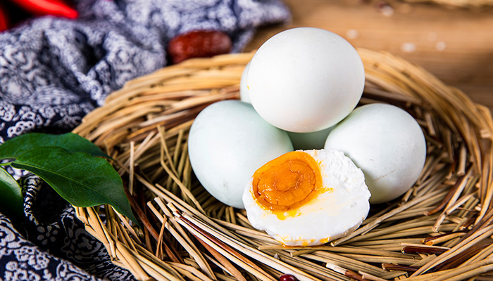 鸭蛋的营养价值及功效与作用 吃鸭蛋有什么好处