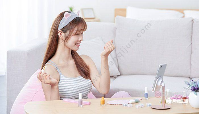 甲油胶出现凝固怎么回事