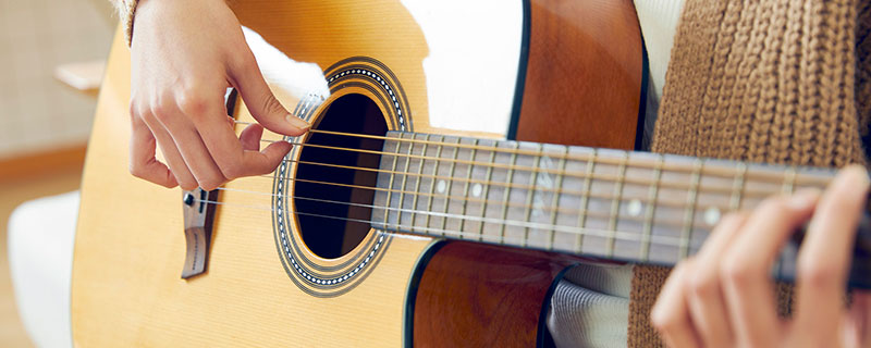 古典吉他和民谣吉他有哪些区别 古典吉他和民谣吉他的区别
