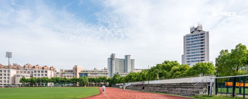 大连大学是几本