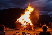 篝火节是哪个民族的节日 篝火节是什么族的传统节日