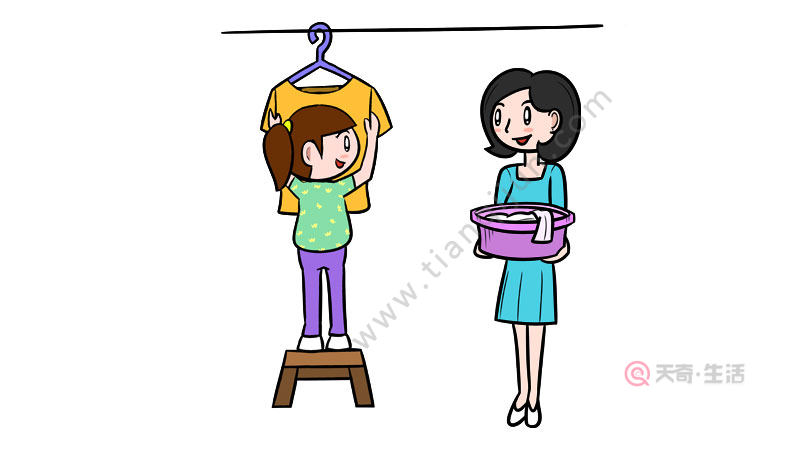 我帮妈妈晾衣服简笔画步骤  我帮妈妈晾衣服简笔画怎么画疯完了?