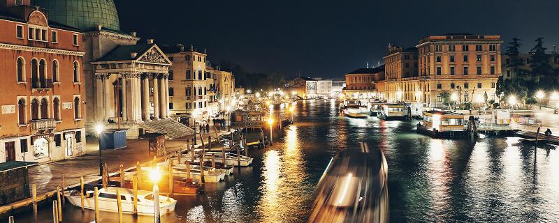 威尼斯之夜这篇短文主要是对威尼斯的什么描写