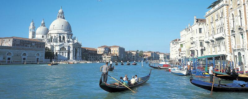 围绕威尼斯的小艇写了哪几个方面
