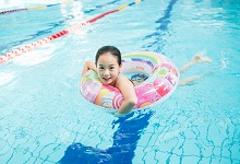 孩子不愿意学游泳怎么办 孩子不喜欢游泳怎么办