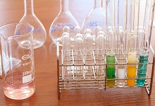 氧化铁与稀盐酸反应的现象 氧化铁和稀盐酸产生的现象