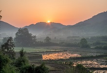 夸父逐日的意思