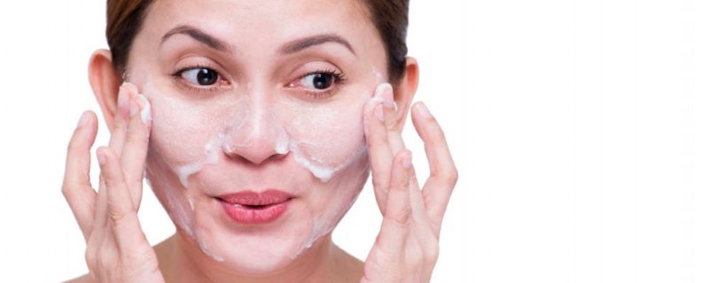 香皂洗脸对皮肤有害吗