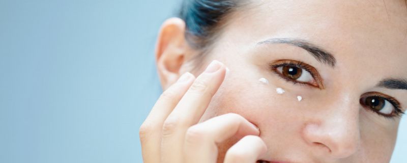 眼霜是在护肤哪个步骤用