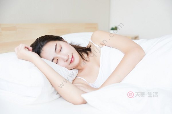 擦妊娠纹霜的正确手法