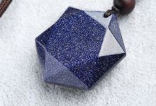 蓝砂石是水晶吗  蓝砂石是不是水晶