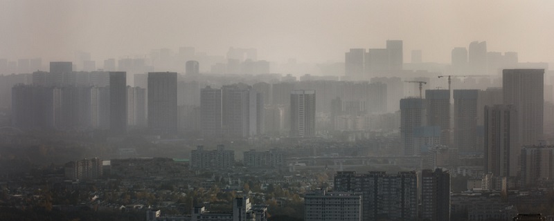 大气污染对人体造成的危害主要有 大气污染对身体的伤害主要分为