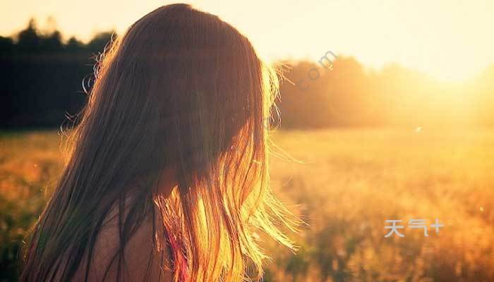 夸赞女人最经典的句子 有哪些夸赞女人的句子