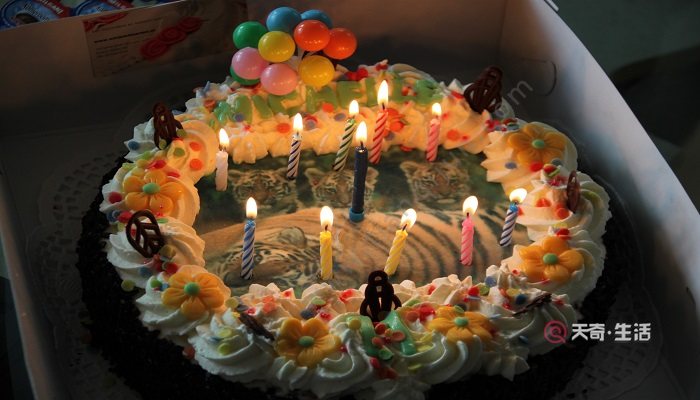 自己过生日发的朋友圈的经典句子 自己过生日怎么发朋友圈